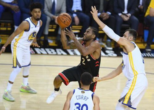  NBA半程回顾：老鹰展翅高飞，惊喜与失望并存