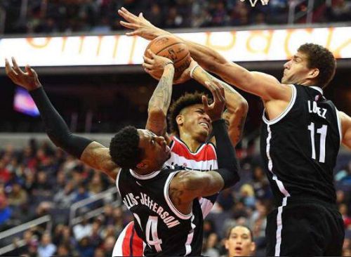 姚明NBA生涯回顾：从状元秀到名人堂的传奇之路  