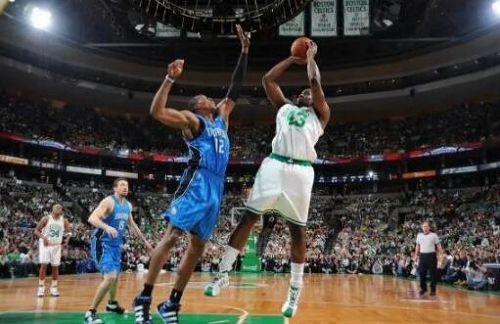 新赛季NBA得分后卫薪资排行榜：比尔领衔，布朗紧随其后