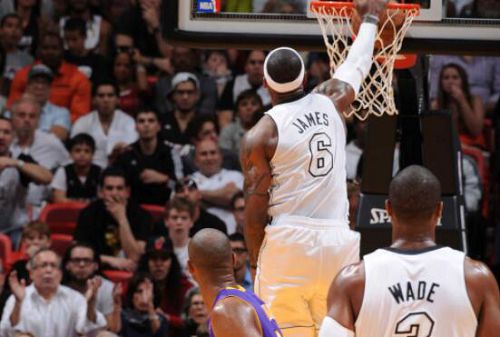 NBA历史回顾：哪些球队至今仍未品尝总冠军的滋味？