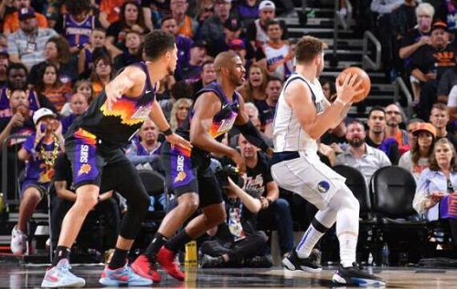  NBA战报：库里狂飙引领勇士24分大逆转，巴特勒公牛首秀25分难救主